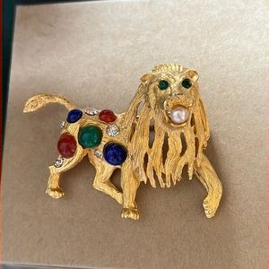 LAST DAY- BALMAIN Paris Regal Vintage Lion Cabochon Rare Brooch Pearl Jewelry